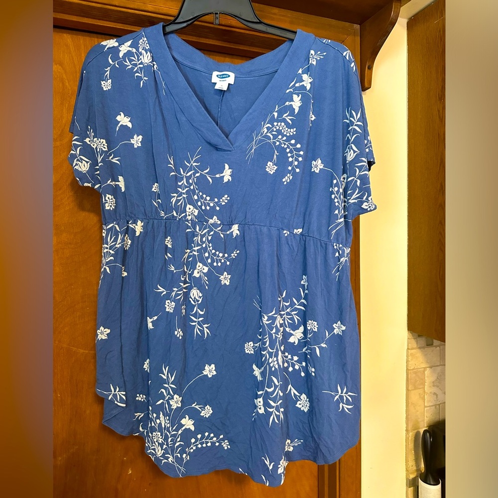 Old Navy Maternity Blouse size XL